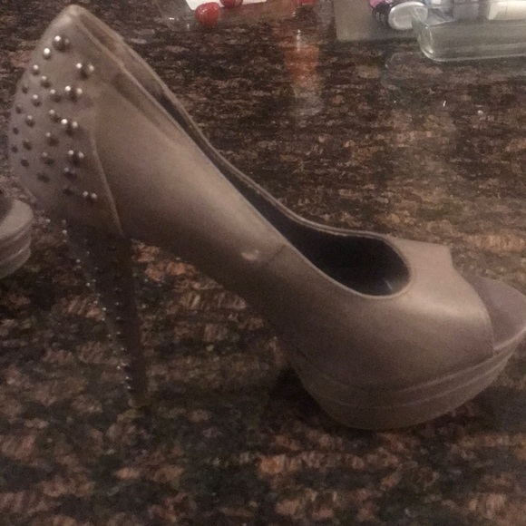 JUST FAB Stylish high heel platform shoes - Picture 6 of 8